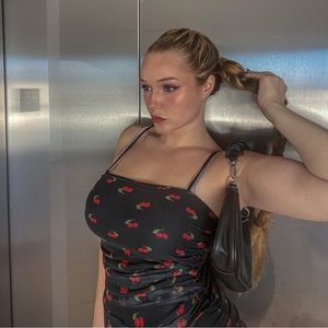 Meet your Posher, Chloe